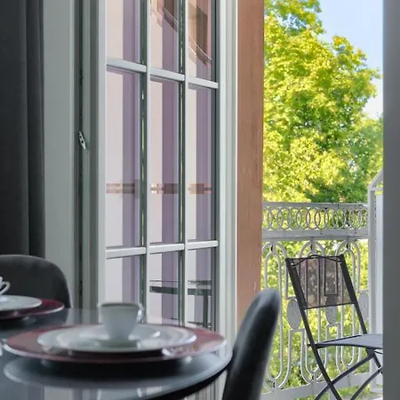 Old Town Comfy #18 By Bookinghost * ポズナン